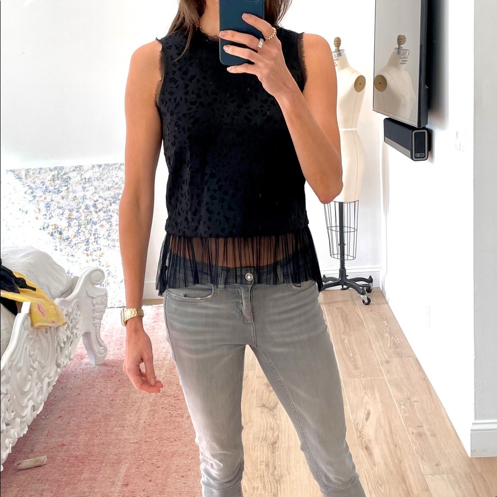 NEW WITH TAGS Elizabeth & James black top size XS